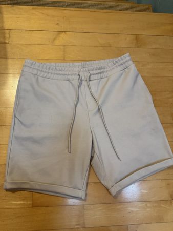 Herren Shorts H&m oder Zara in Größe L beige