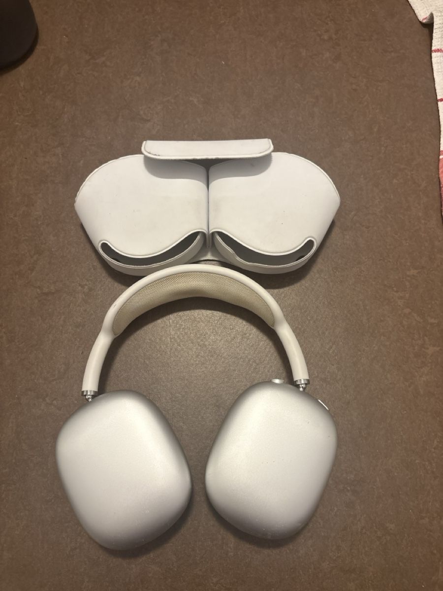 Apple Cuffie: AirPod max lightning  – Usato da Vevey venduto da nat_x228