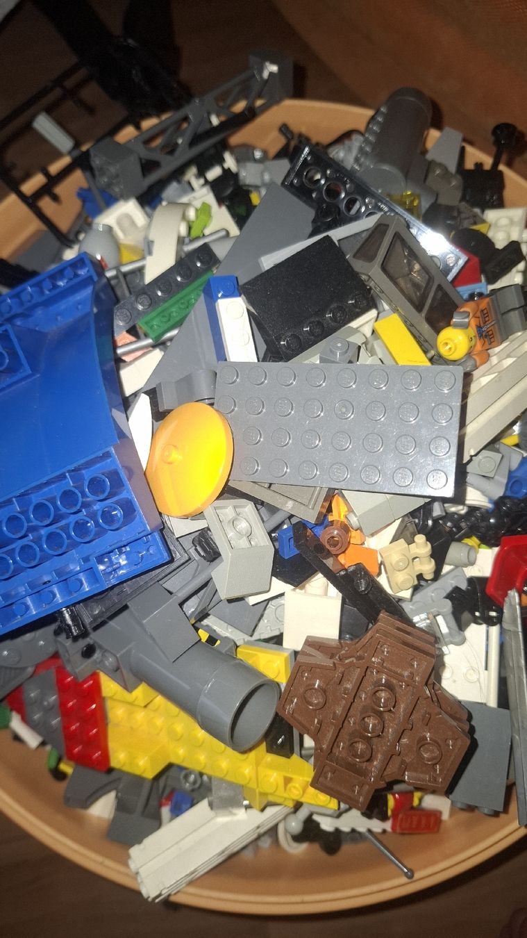 Lego Kit di costruzioni: LEGO 4.6 Kilogramm – Usato da Bassersdorf venduto da Serayy 2
