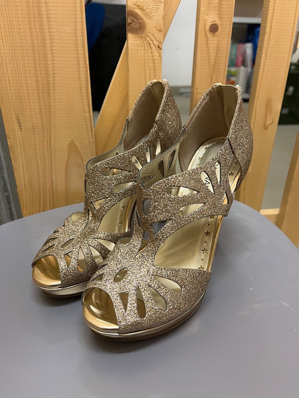 Scarpe da donna: Glitzer Absatzschuhe – Nuovo (secondo la descrizione) da Obfelden venduto da MonaMona00 1