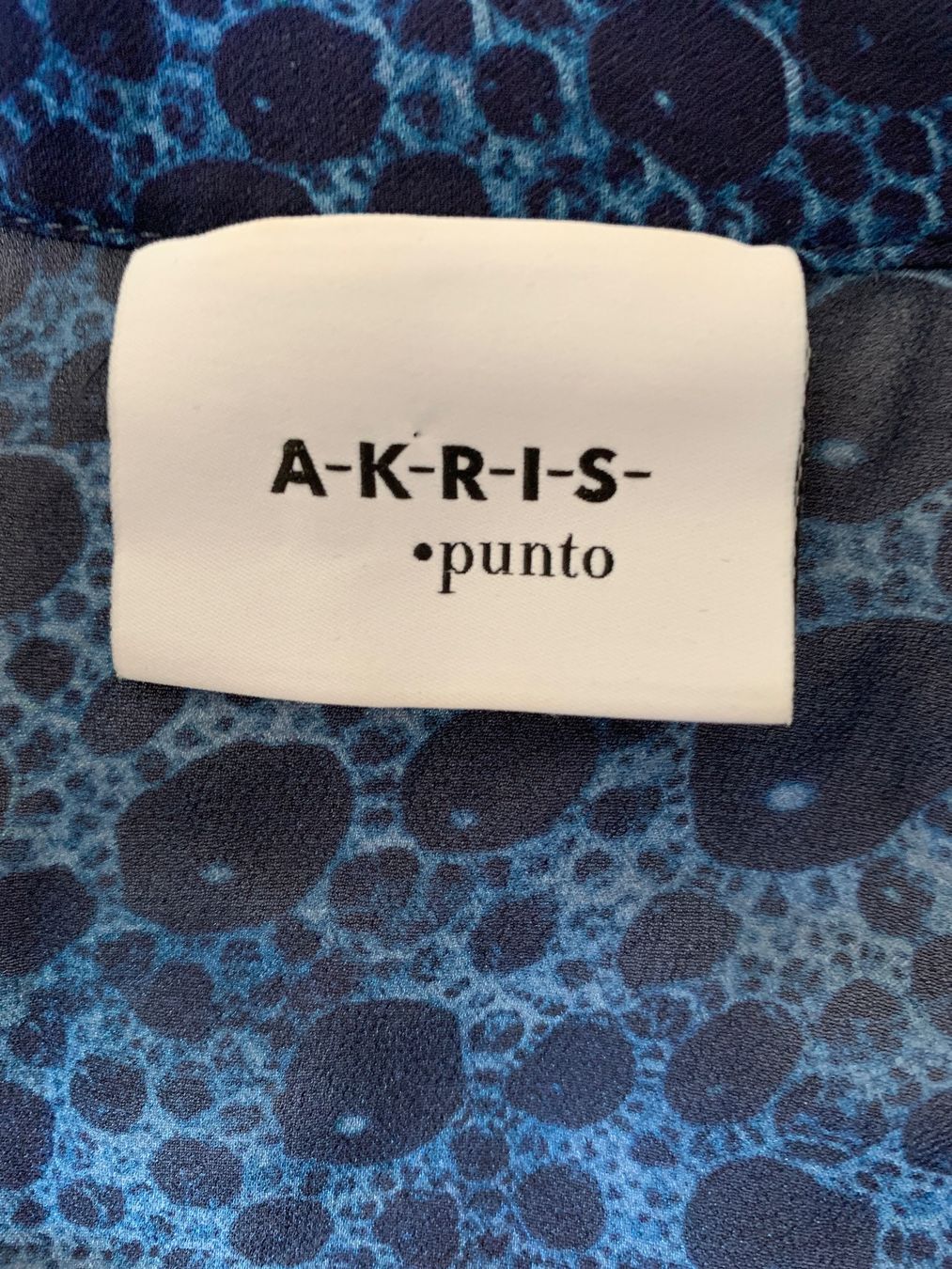 Akris Vestiti: AKRIS: Herrlich leichtes, langes Kleid, blau gemustert, 38 – Nuovo (secondo la descrizione) da Luzern venduto da paulablue 6