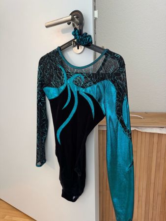 Turnanzug, Gr. S, schwarz/türkis, Glitzer inkl. Haarband