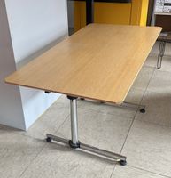 USM Bürotisch KITO. Weisseiche funiert