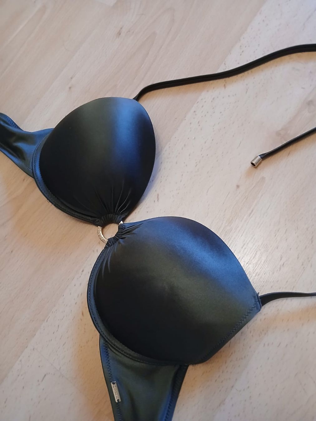 Badekleider & Bikinis: Bikini Top olive Grösse 80C  – Neu (gemäss Beschreibung) aus Balsthal von Leila_Luna 1