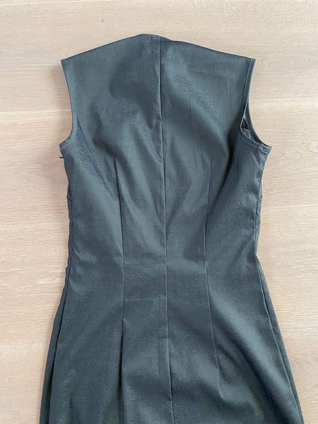 Vestiti: Grau glänzendes Cocktailkleid Gr 34 – Usato da Winkel venduto da Flyhy2020 3