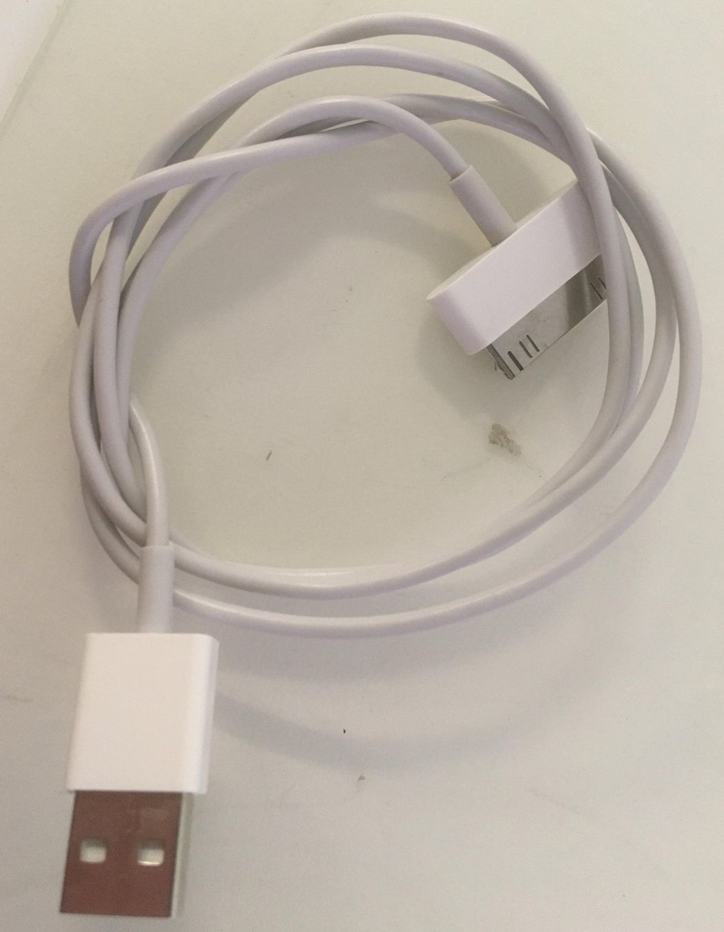 Apple Cavi: iPod-USB-Ladekabel – Usato da Zürich venduto da Derrick8
