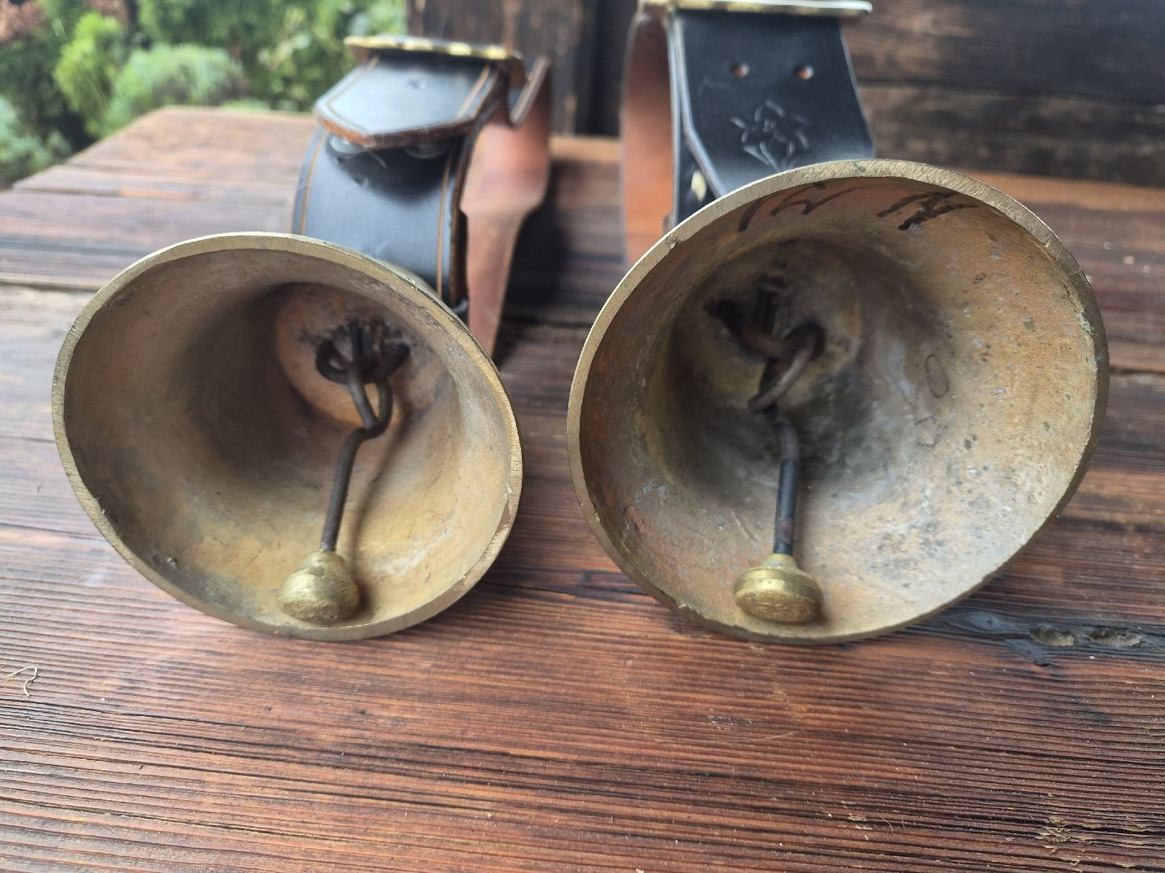 Cloches & sonnailles: 2 sonnaille cloches  – D'occasion à Farvagny-le-Grand par CollectibleWatches 5