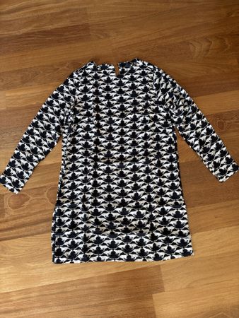 Kleid H&M schwarz weiss Muster Grösse 34 guter Zustand