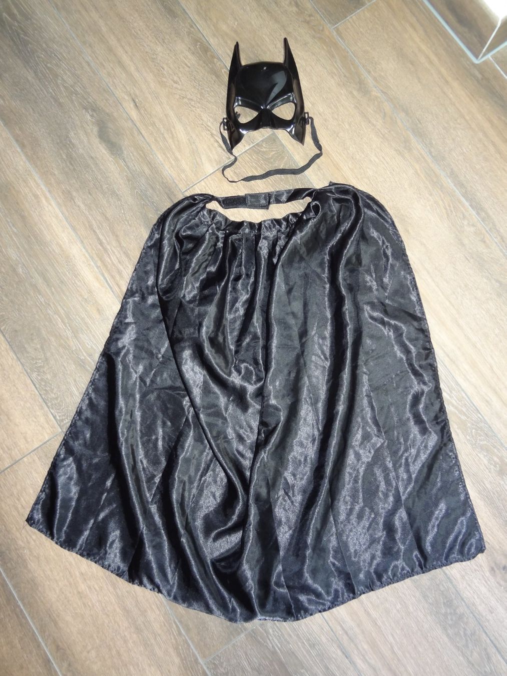 Costumi: Masque et cape de Batman enfant – Usato da Satigny venduto da salvatore73