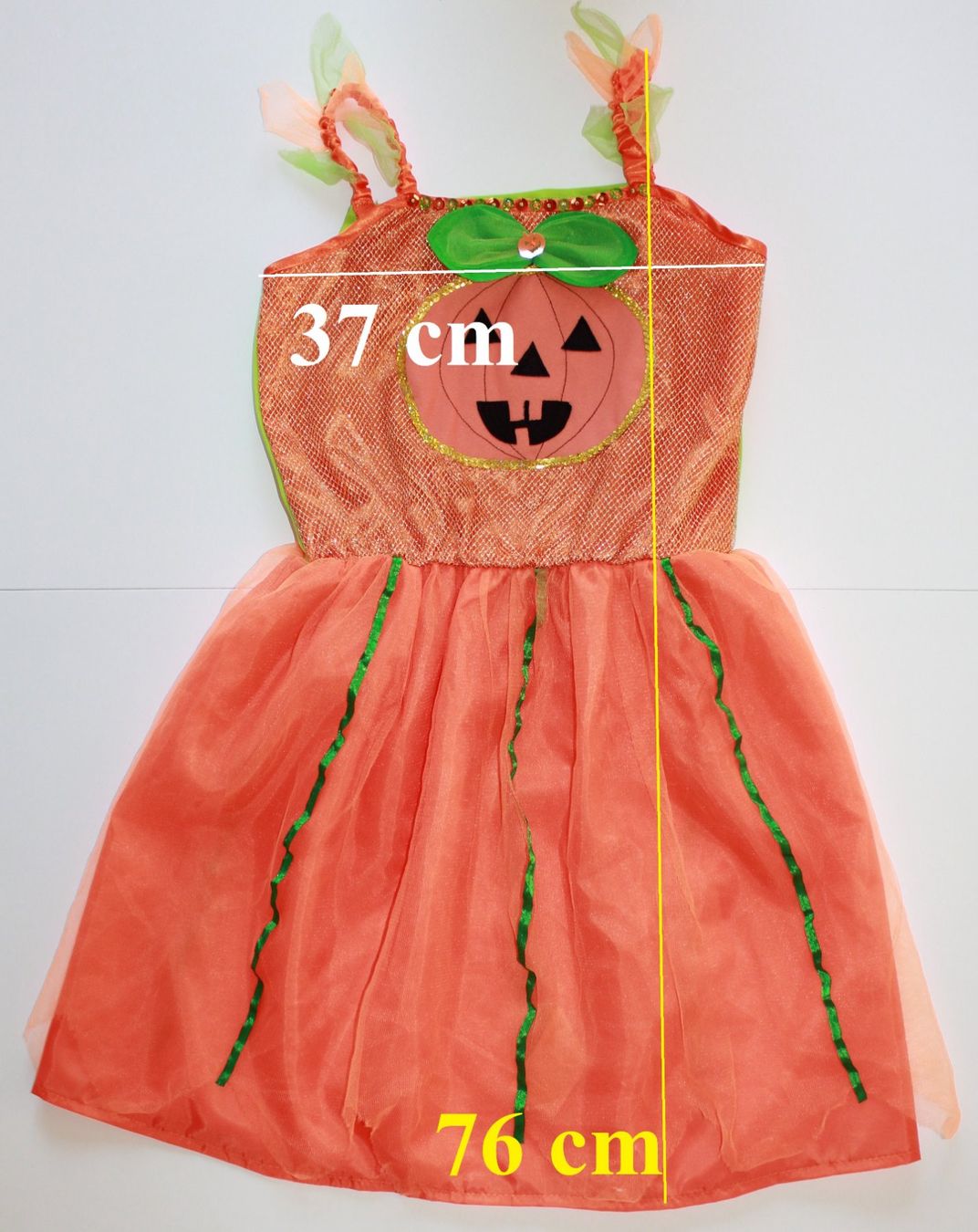 Costumi: Costume sorcière / Hexe t. 140 – Usato da Peseux venduto da CoolShoping 2