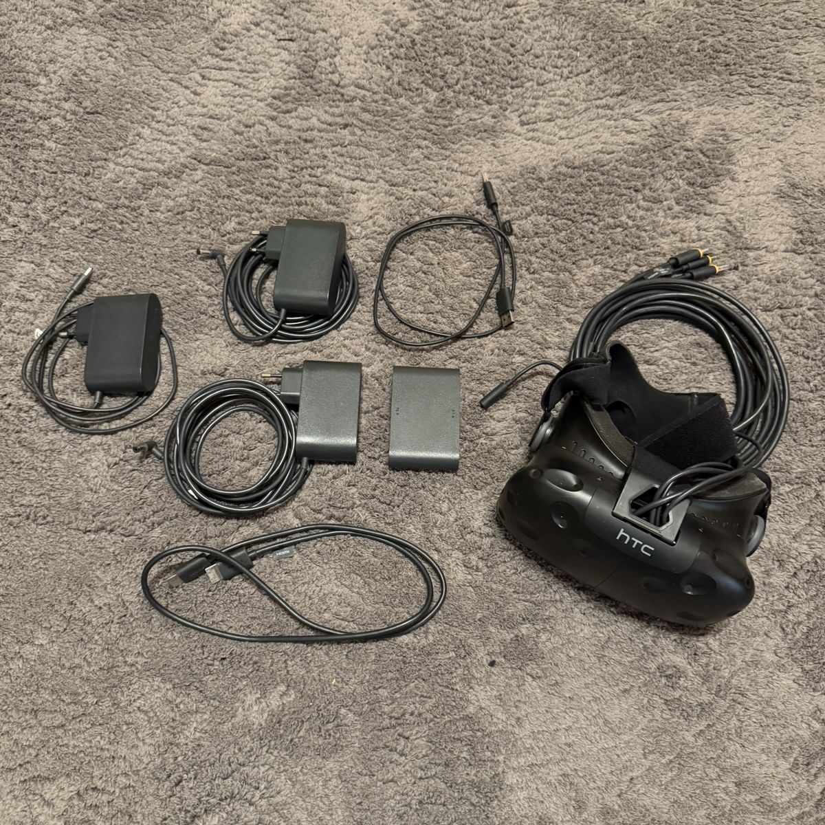 HTC Casco VR: HTC Vive VR Kit Complete + Base Stations + Controllers – Usato da Fétigny venduto da nit_p86f 6