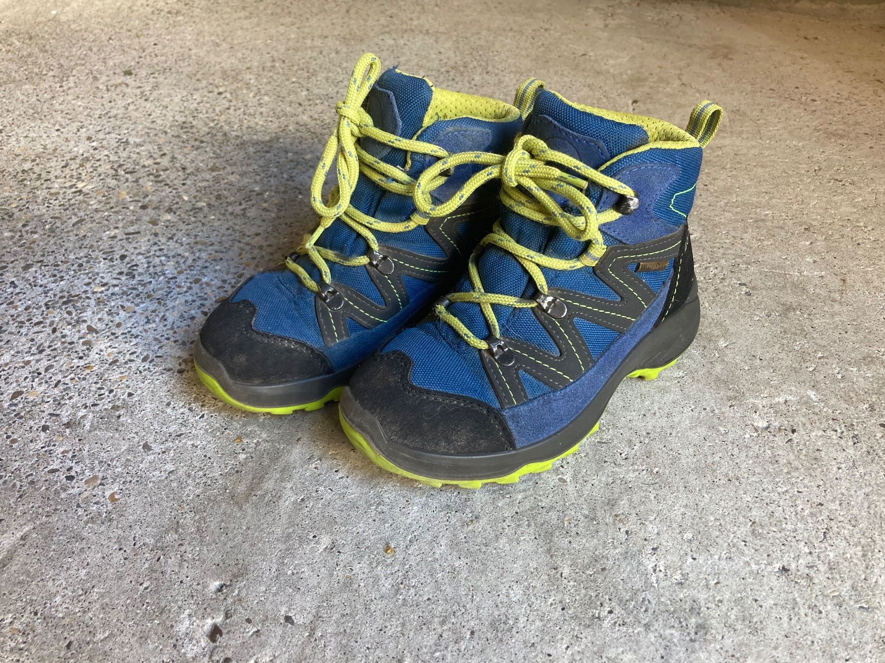 Scarpe per ragazzi: Robuste Kinder Wanderschuhe Gr. 30 – Usato da Malans GR venduto da .mario.