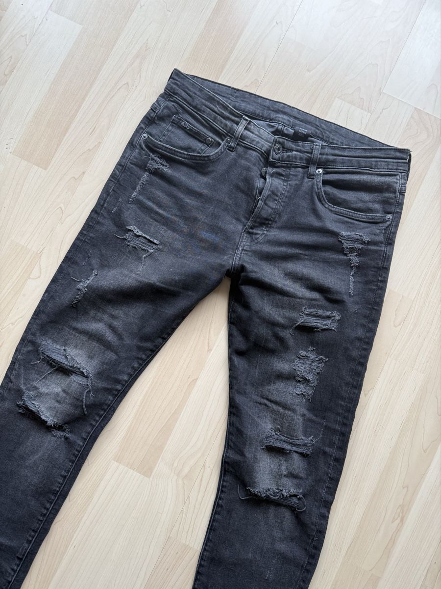 H&M Pantaloni: 2 Paar Jeanshosen – Usato da Embrach venduto da JoeMeltingJelly 1