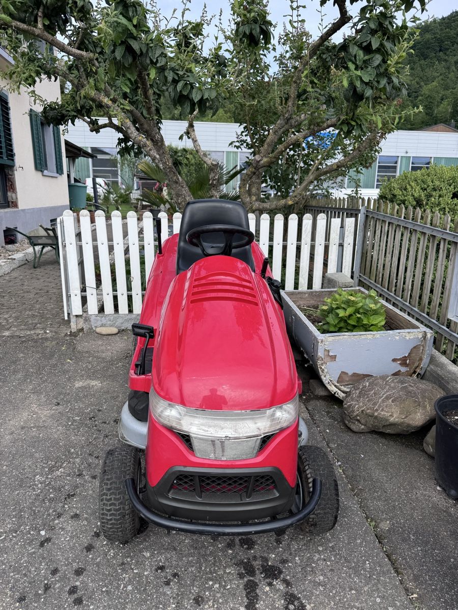 Honda Tagliaerba: Honda Rasentraktor – Usato da Schinznach Bad venduto da Bann 2