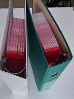 2 Ordner mit je 16 CD-Hüllen zum archivieren