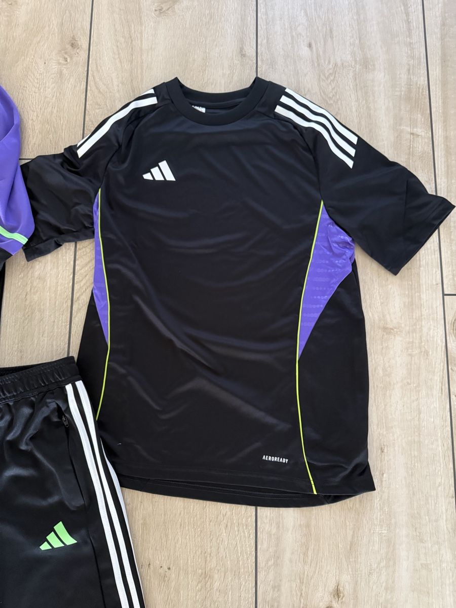 Adidas Lotti & Set di vestiti: Adidas 176 Neu – Nuovo (secondo la descrizione) da Steffisburg venduto da sim_5lpg 3