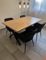Massivholz Esstisch mit schwarzen Metallbeinen (ohne Stühle)