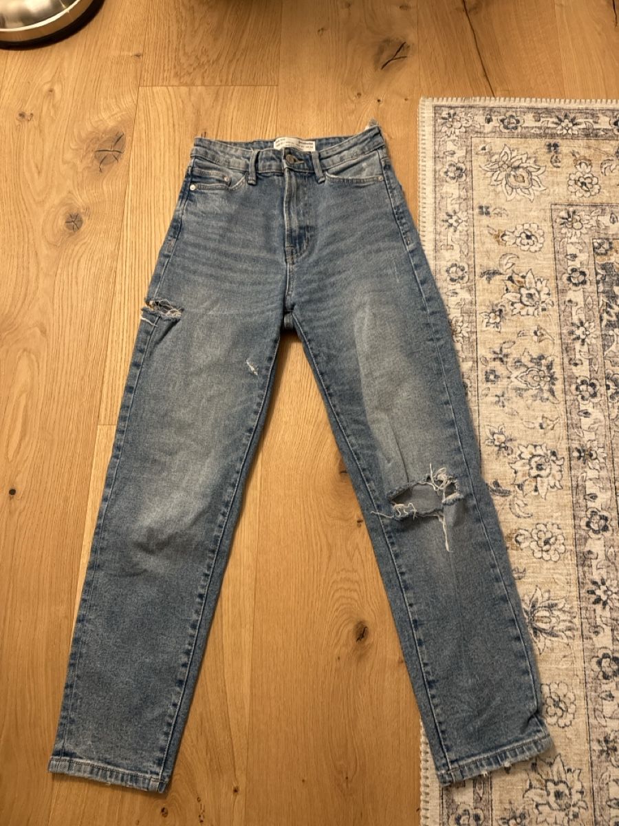 Stradivarius Jeans: Stradivarius Mom Jeans, Gr. 34 – Usato da Staad SG venduto da ha.al