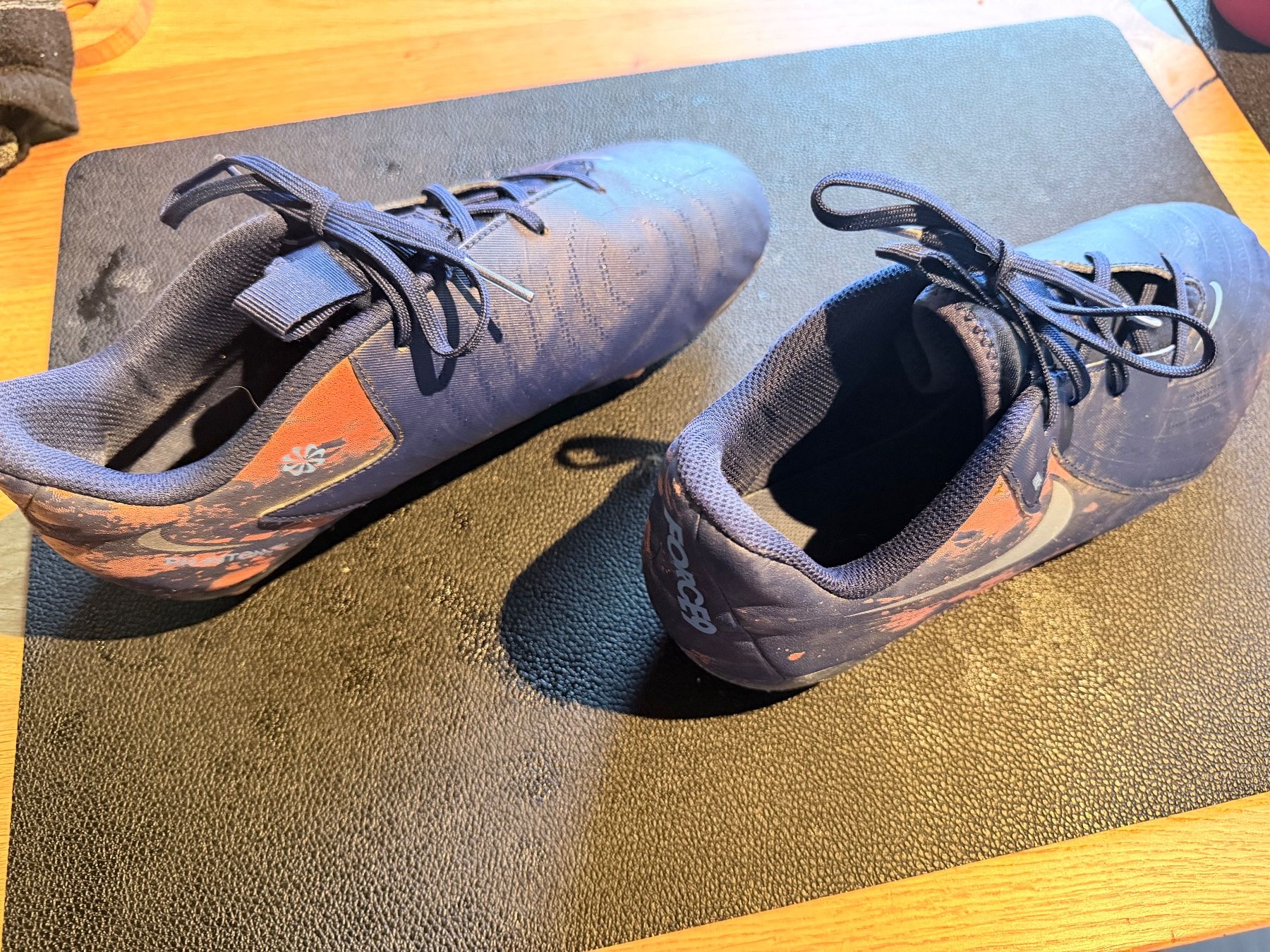 Nike Scarpe da uomo: Nike Fussballschuhe Gr 38 – Usato da Flumserberg Bergh venduto da tamaramullis 2