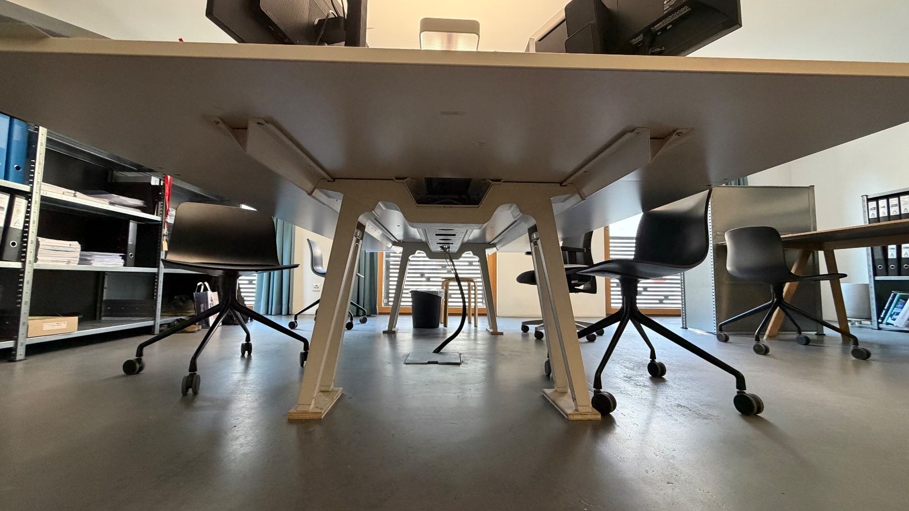 Scrivanie: Bürotisch mit 4 Arbeitsplätzen, 3.20x1.80m – Usato da Untervaz venduto da Sandro.s18 3