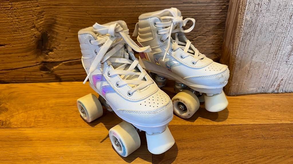 Oxelo Pattini in linea & Pattini a rotelle: Rollschuhe Grösse 32 von OXELO – Usato da Bubikon venduto da Fitdihei