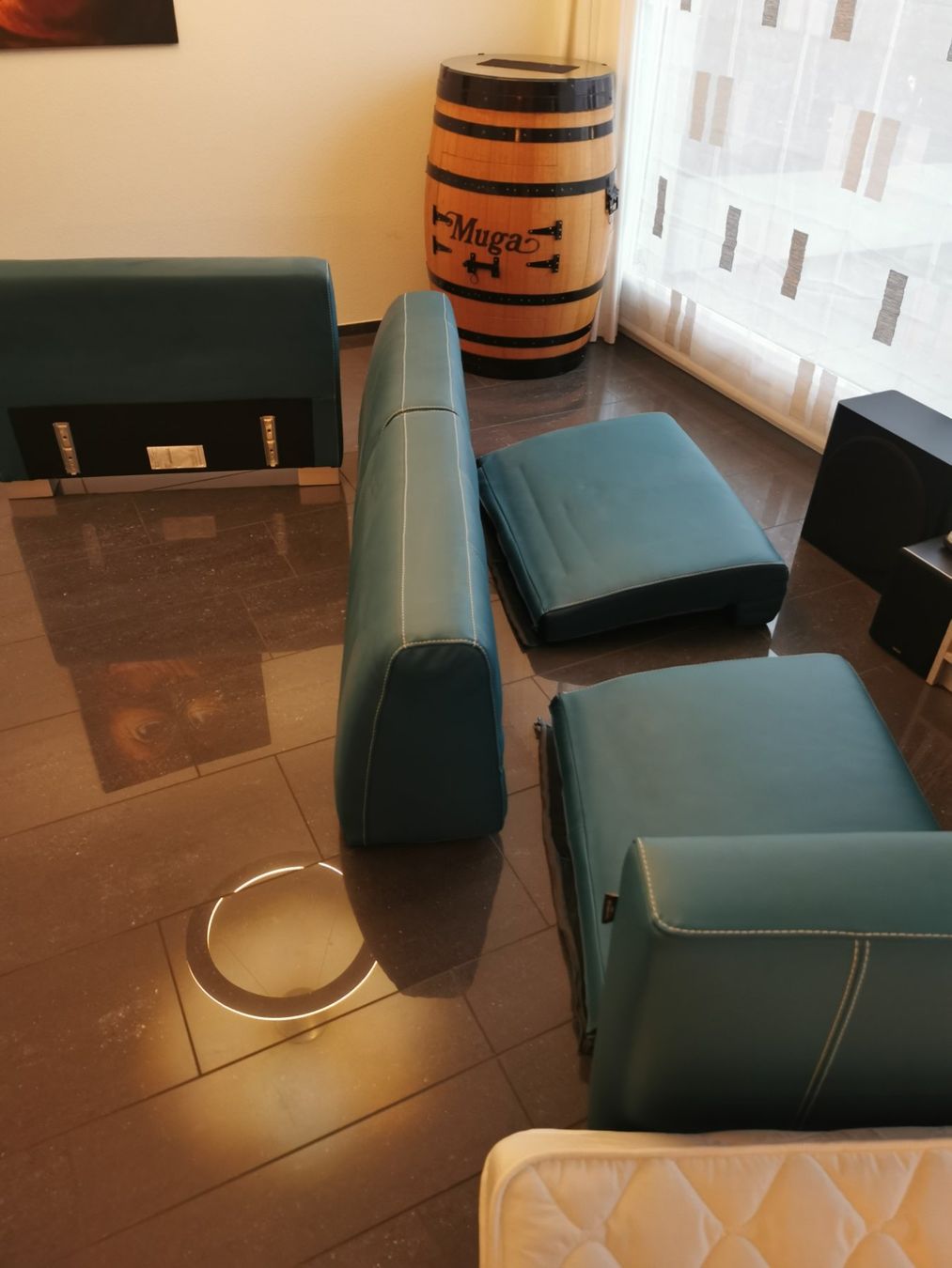 Sofas: Neuwertiges Bettsofa in der Farbe 'Petrol' – Neu (gemäss Beschreibung) aus Neuheim von Voicehb 3