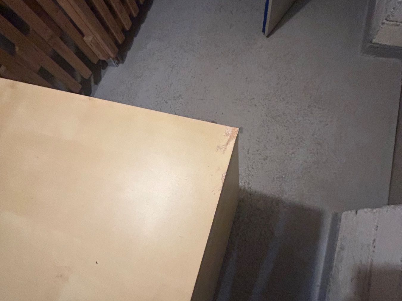 Ikea Scrivanie: Büromöbel Set Tischplatte mit Beinen und Schubladencontainer – Usato da Thun venduto da o_wittwer 6