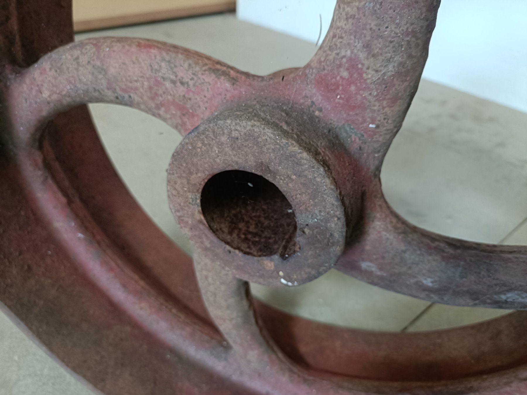 Pneus & Kompletträder: Alte Antriebsrad, Rad, Metallrad, Durchmesser ca. 45 cm. – Gebraucht aus Hombrechtikon von Unser_Hofer 4