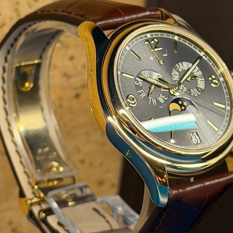 Orologi: Patek Philippe Annual Calendar 5146J-010 – Usato da Genève venduto da minty.watches 4