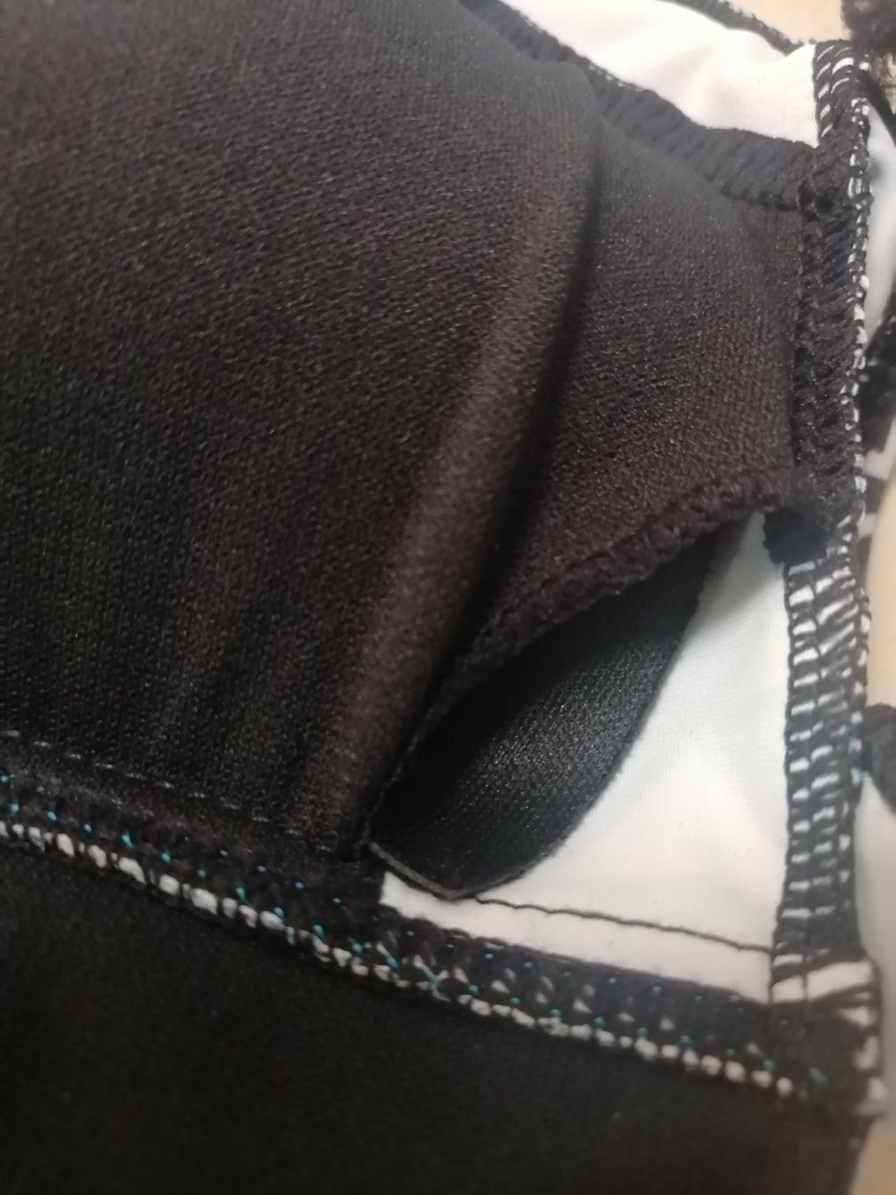 Costumi da bagno & Bikini: Badeanzug Gr. S-M – Usato da Henau venduto da AXAA 3