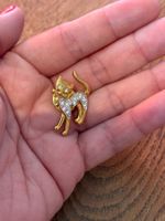 Goldiger Pin / Anstecker Katze