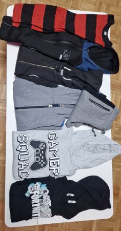 Jungen Kleider Paket, Grösse 146/152, Top Zustand!