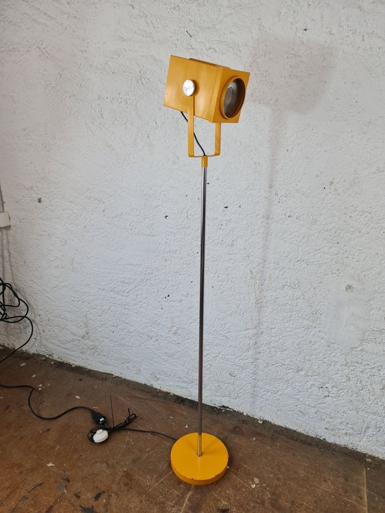 Lampes: Stehlampe gelb verstellbar Spot Design Leuchte Wohnzimmer – D'occasion à Obfelden par Vintagebude 1