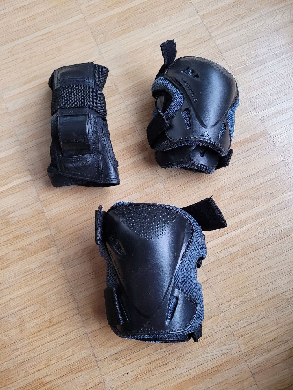 Protezioni & Imbottiture: Rollerblade Schutzausrüstung Gr M 3er Pack – Usato da Uster venduto da 13smiley13 3