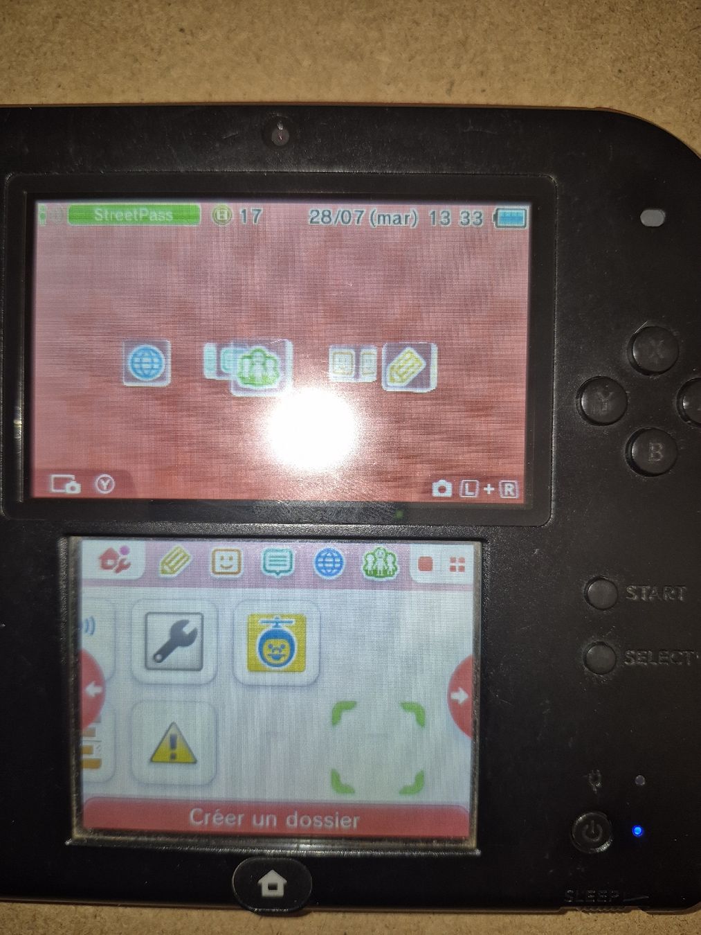 Nintendo Konsolen: Nintendo 2DS Noir et Rouge - bon état – Gebraucht aus Penthalaz von yve_wsq8 7