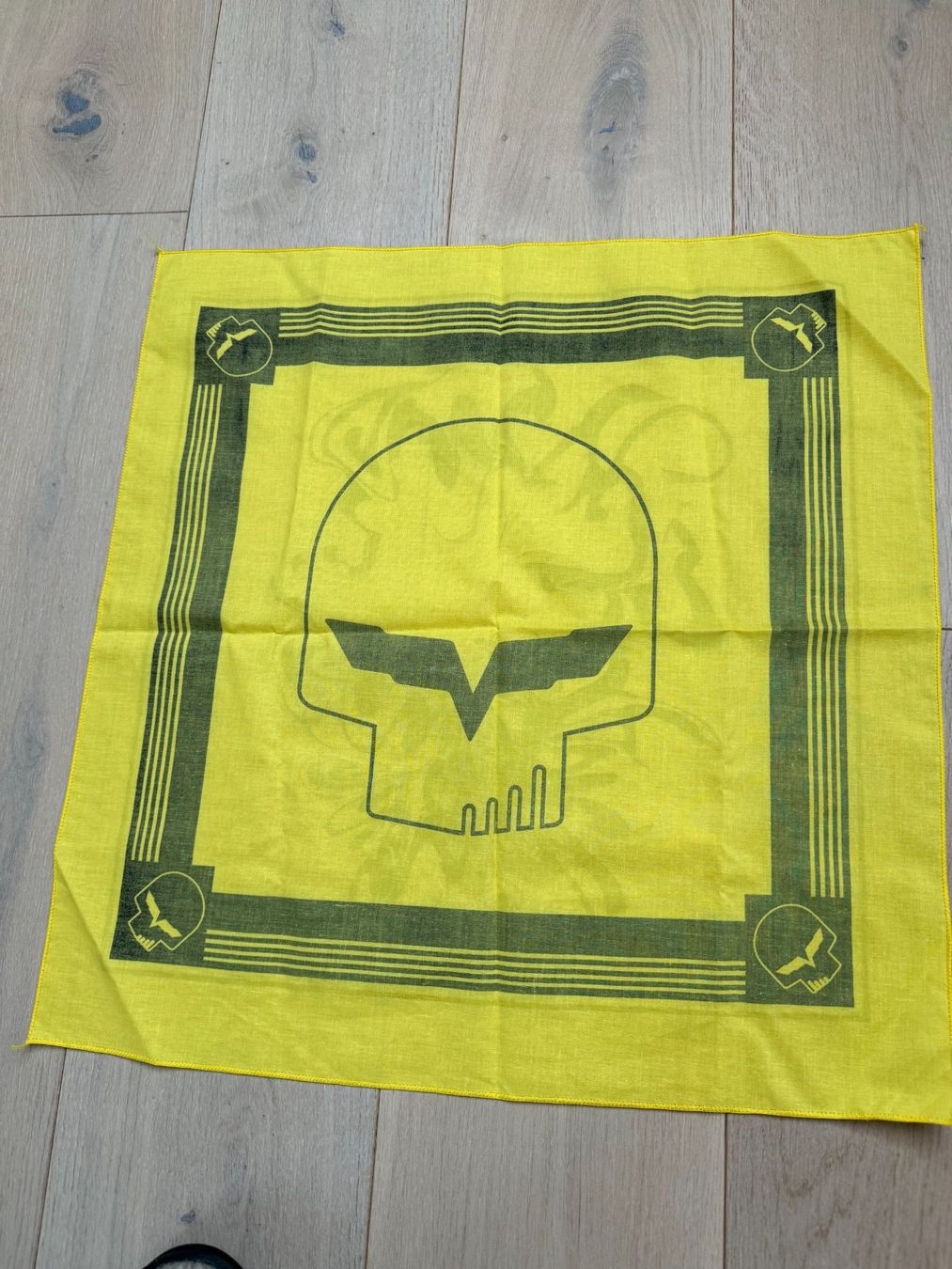 Foulards, Tücher & Schals: Halstuch Chevrolet Corvette  **NEU**  53x52 cm – Neu (gemäss Beschreibung) aus Siebnen von Trans-Am 5