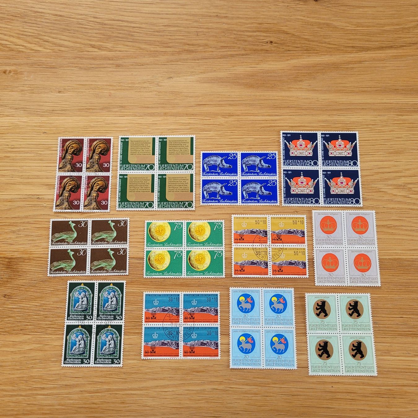 Alle Briefmarken: Timbres Block de 4 Liechtenstein – Gebraucht aus Biel/Bienne von Destockweb