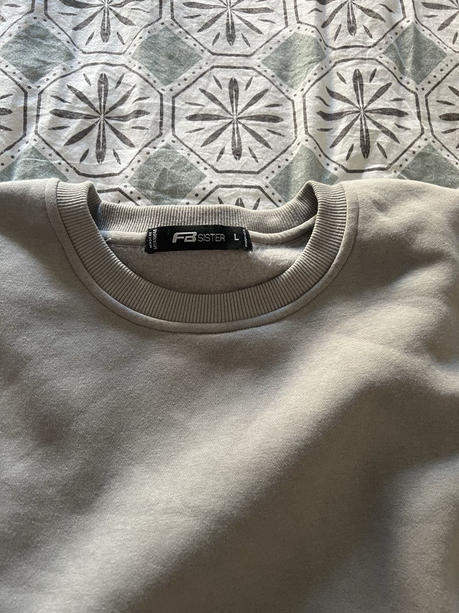 Pullover & Sweatshirts: Pull gris  – Gebraucht aus Lausanne von Gatorlaligattor 3