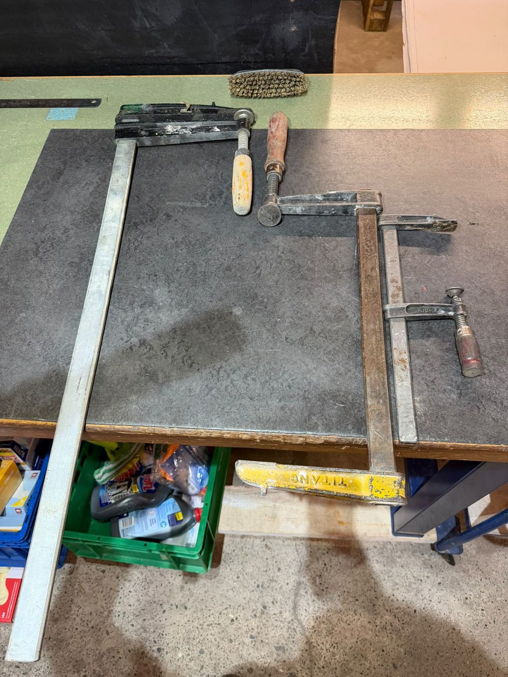 Tutti gli attrezzi: Schraubzwinge  3 Stück gebraucht – Usato da Buchs AG venduto da Werkstatt-Shop