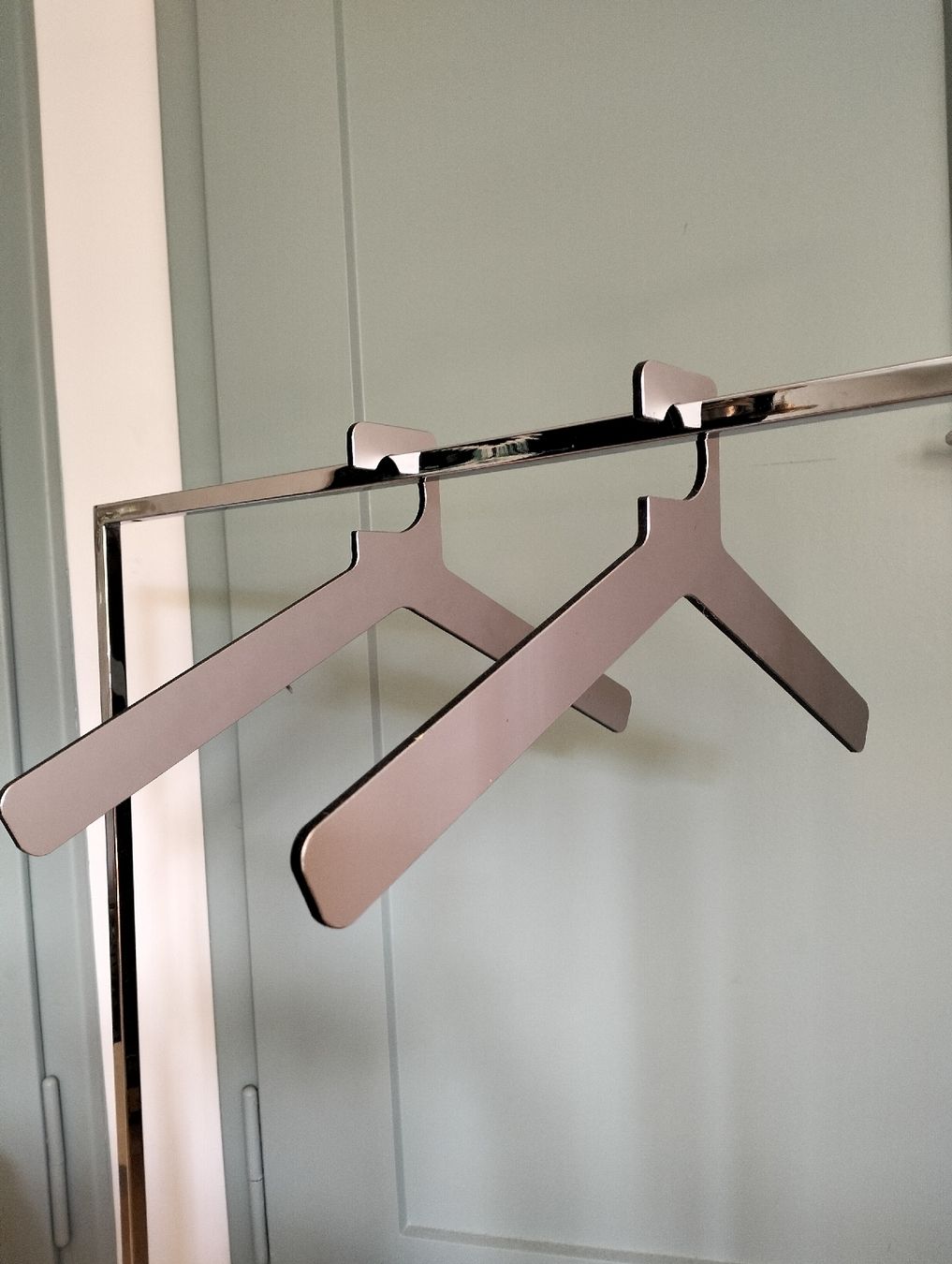 Guardaroba: XXD Leichtbau Valet/Stummer Diener – Usato da Wil SG venduto da die-wohnung 3