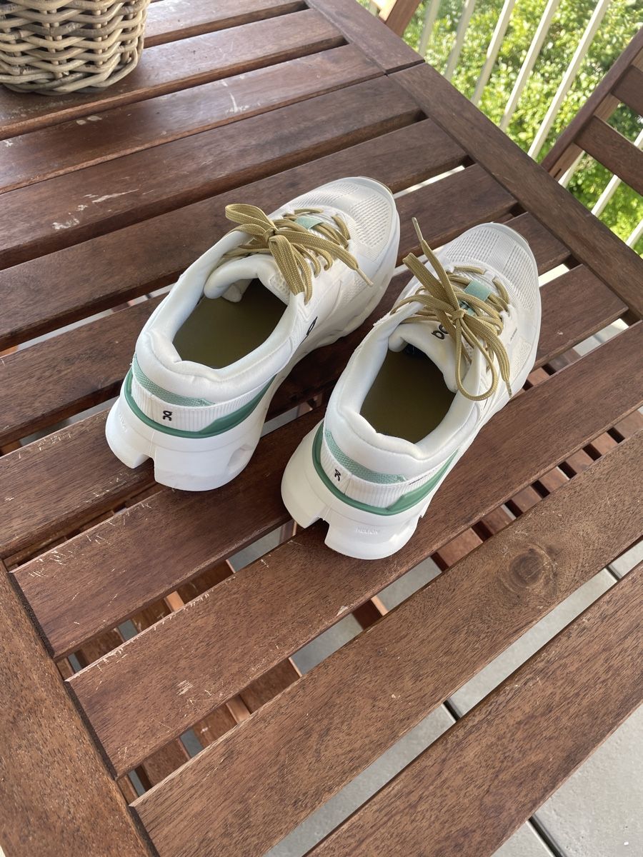 On Scarpe da uomo: On Cloudflow Laufschuhe, Grösse 40.5, Top Zustand – Usato da Luzern venduto da LauGe 1