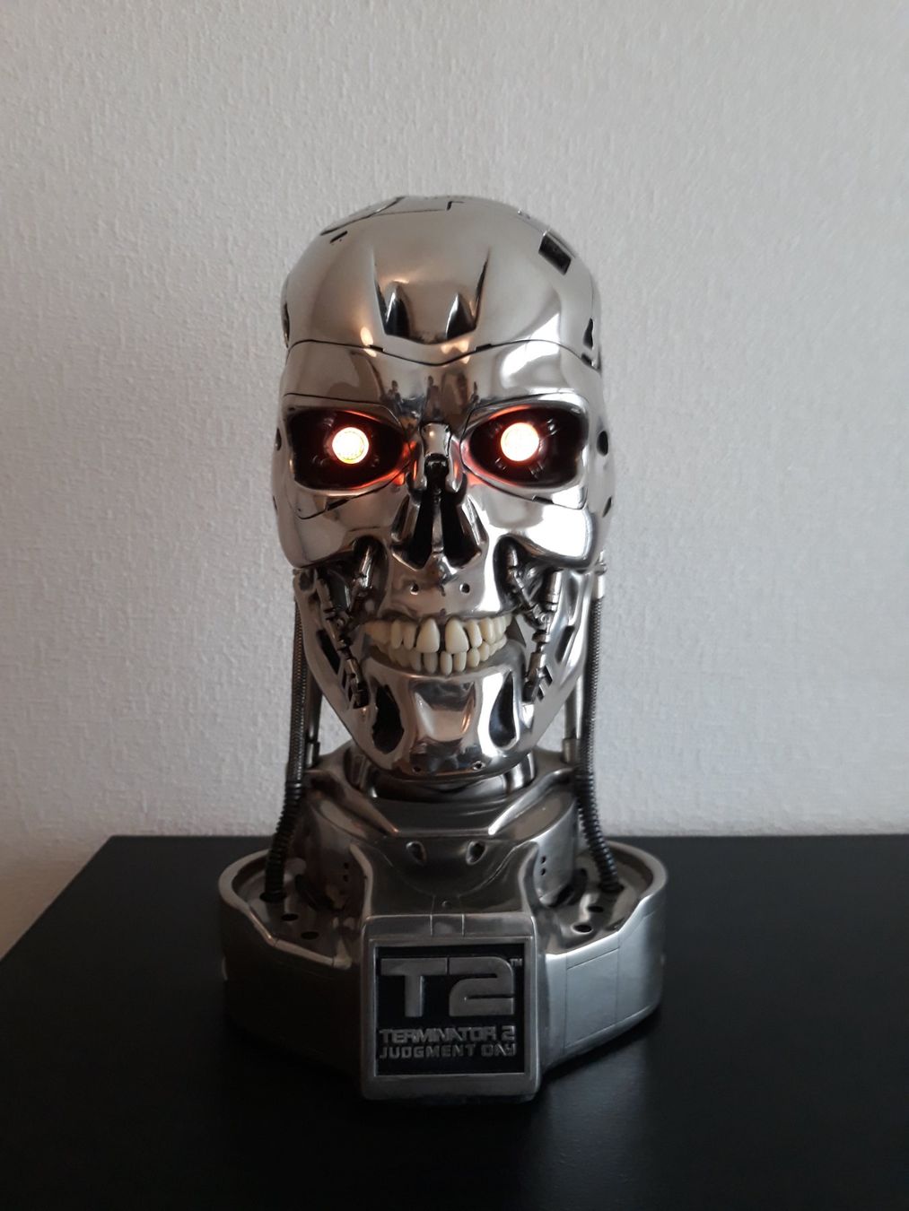 Figurines: TERMINATOR 2 buste 1/1 T-800 – D'occasion à Bernex par lxa_bxc7 2
