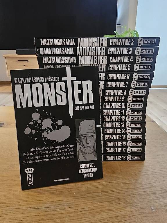 Fumetti: Lot Manga  Monster  Collection complète – Usato da la chaux-de-fonds venduto da Marxc