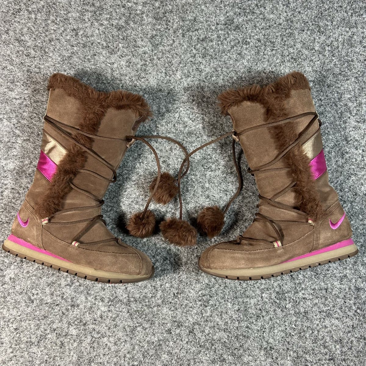 Nike Scarpe da donna: Nike boots 38 women – Usato da La Sagne NE venduto da Matlasape