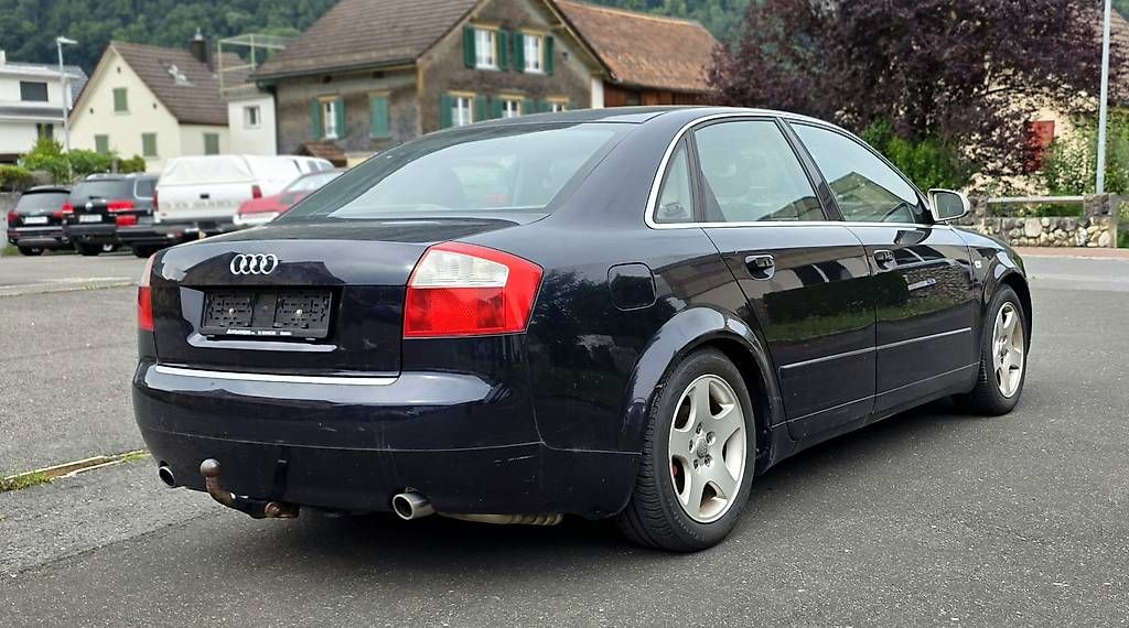 Automobili: Audi A4 1.8t quattro Limo – Usato da Heiligkreuz (Mels) venduto da Beyond-Auto 3