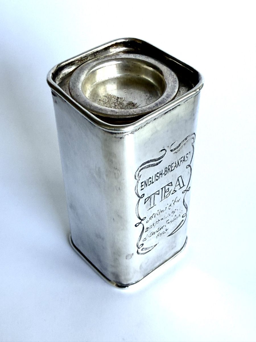 Contenitori & Simili: Vintage Teedose "English Breakfast Tea" versilbert  – Usato da Zürich venduto da Geniuss