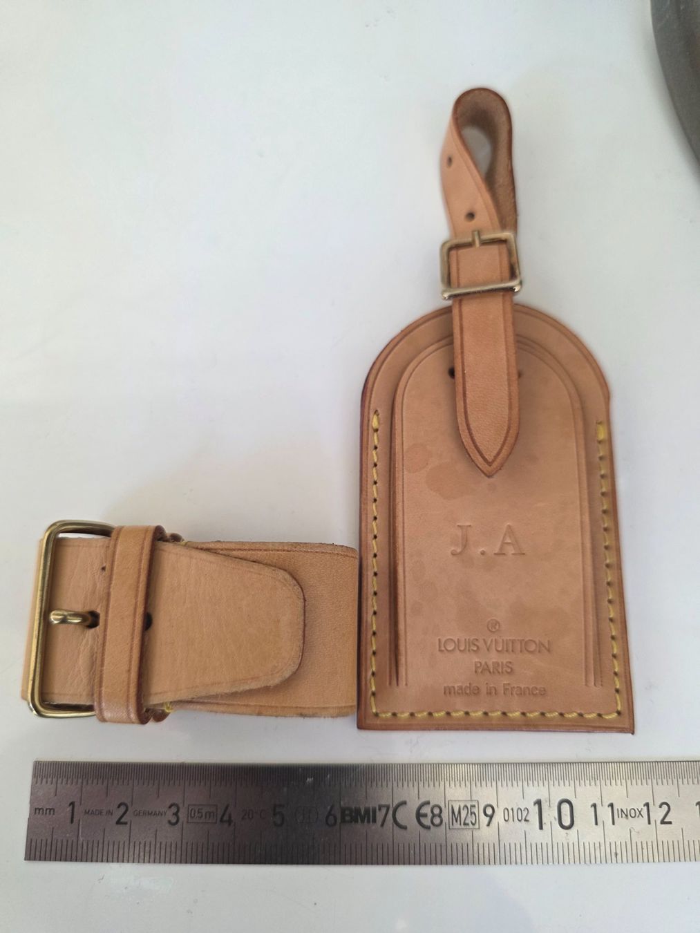 Louis Vuitton Borse: Louis Vuitton leder Tag Anhänger 100% Original – Usato da Binningen venduto da lieblingsstyle 6