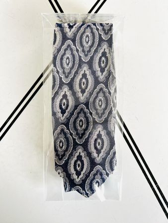 Vintage Krawatte mit modernem Rautenmuster im Top Zustand