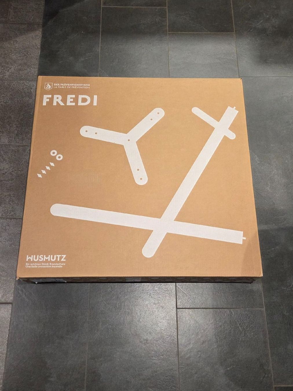 Tables: Husmutz - Designertisch – Neuf avec emballage d'origine à Kirchlindach par User_246764 2
