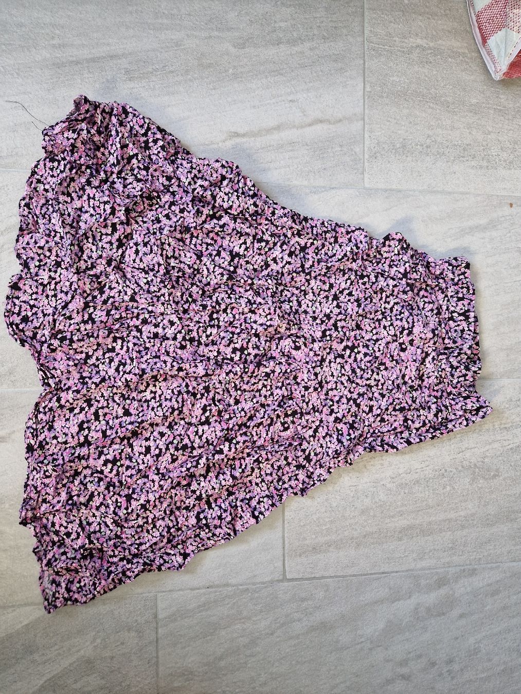 Jupes: Rock mit Blumenmuster XS – D'occasion à Rüti ZH par lin_7tjp 1